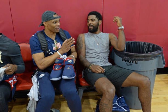 文胖：浓眉交易价值因令人却步的顶薪合同而降低（文胖：浓眉的顶薪合同让球队犹豫，交易价值走低）