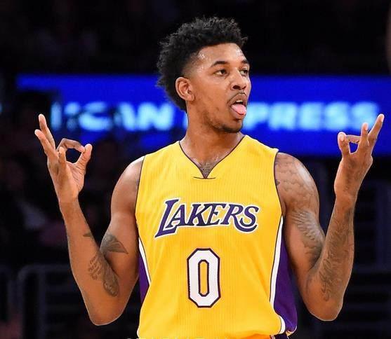 维罗纳vs帕尔马：加利亚尔迪尼、焦瓦内首发，库特罗内、马特奥-佩莱格里诺出战（维罗纳对阵帕尔马：加利亚尔迪尼、焦瓦内首发，库特罗内与马特奥-佩莱格里诺登场）